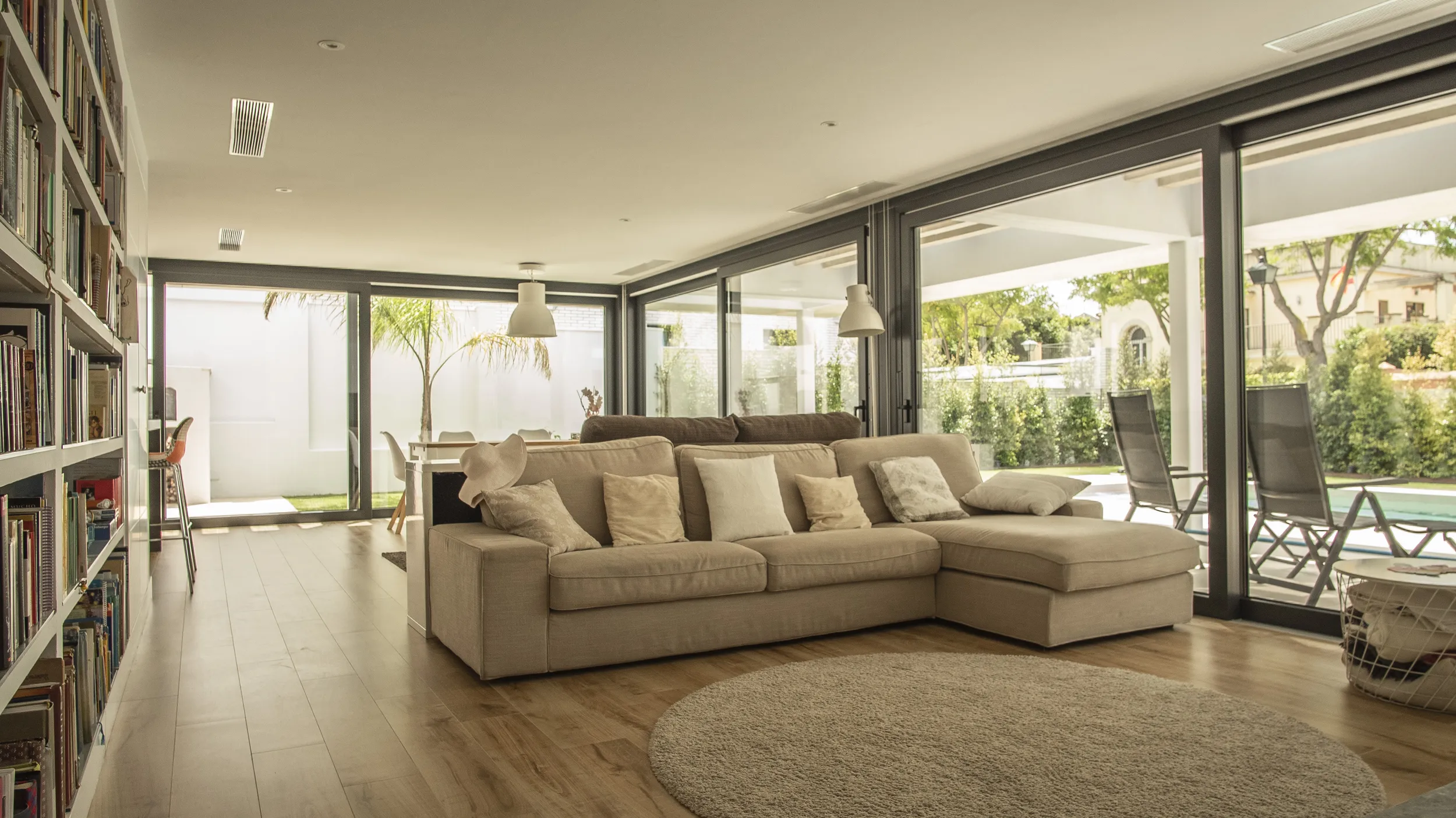 Salón Proyecto Casa CR realizado por Estudio Ollero