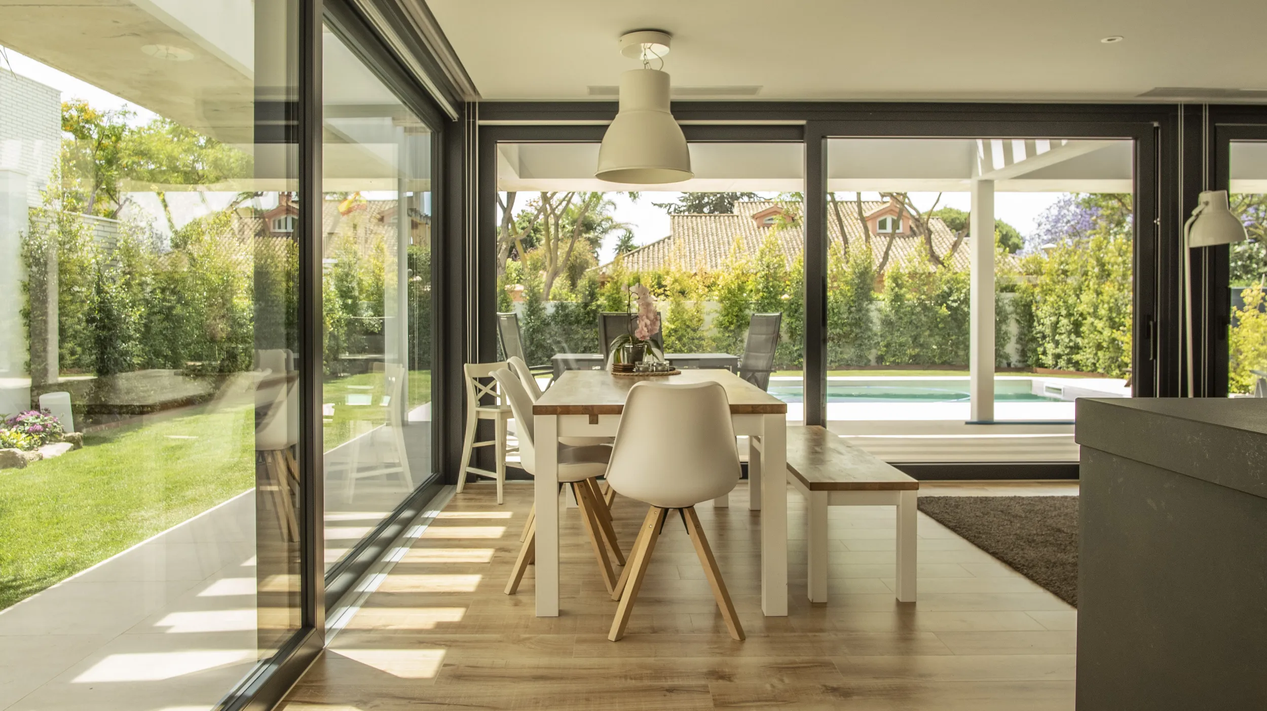 Comedor Proyecto Casa CR realizado por Estudio Ollero